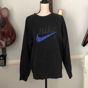 Vintage Nike • Black Nike SB sweater